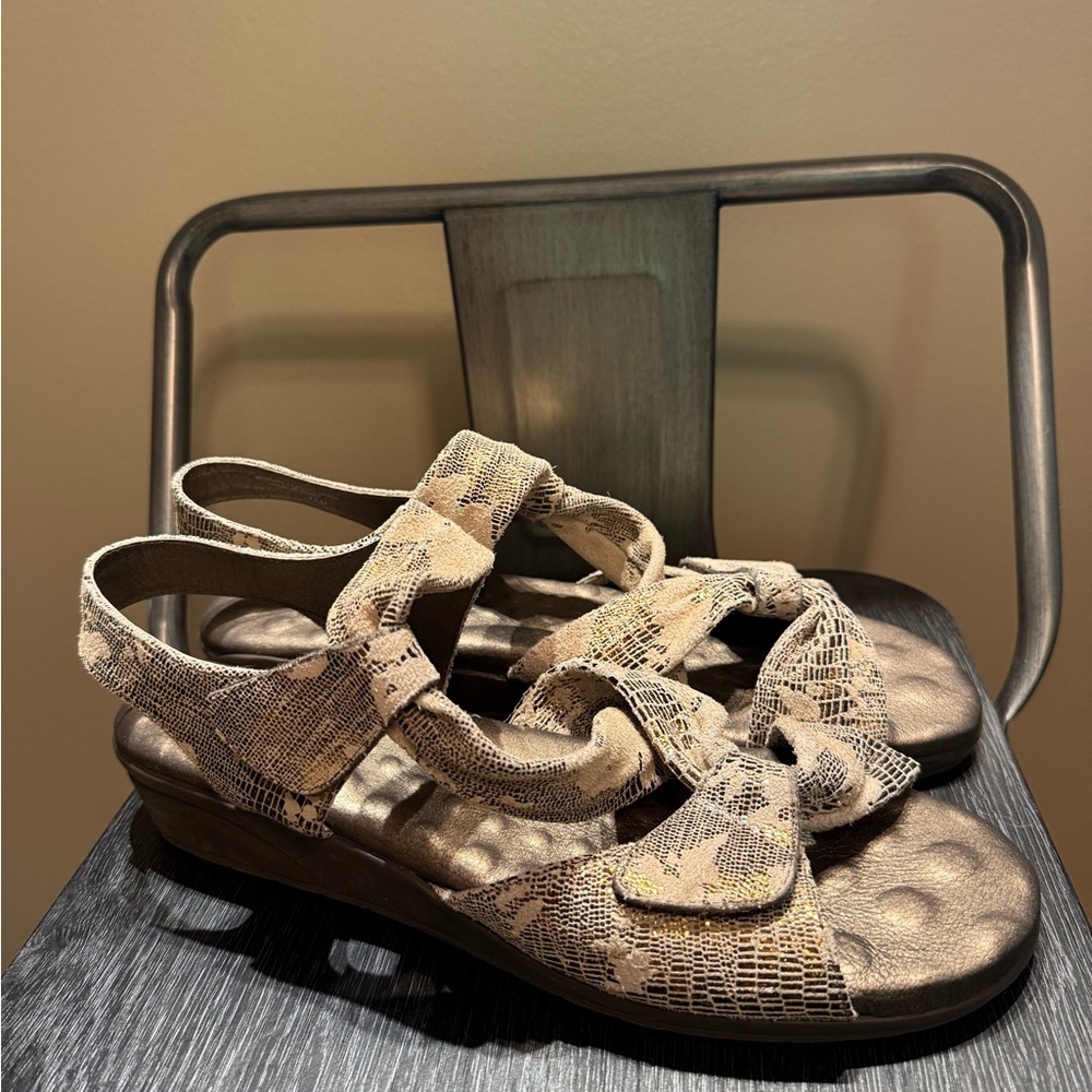 Walking Cradles Elite Comfort Sandals Women’s Size 11 Adjustable Strappy Brown